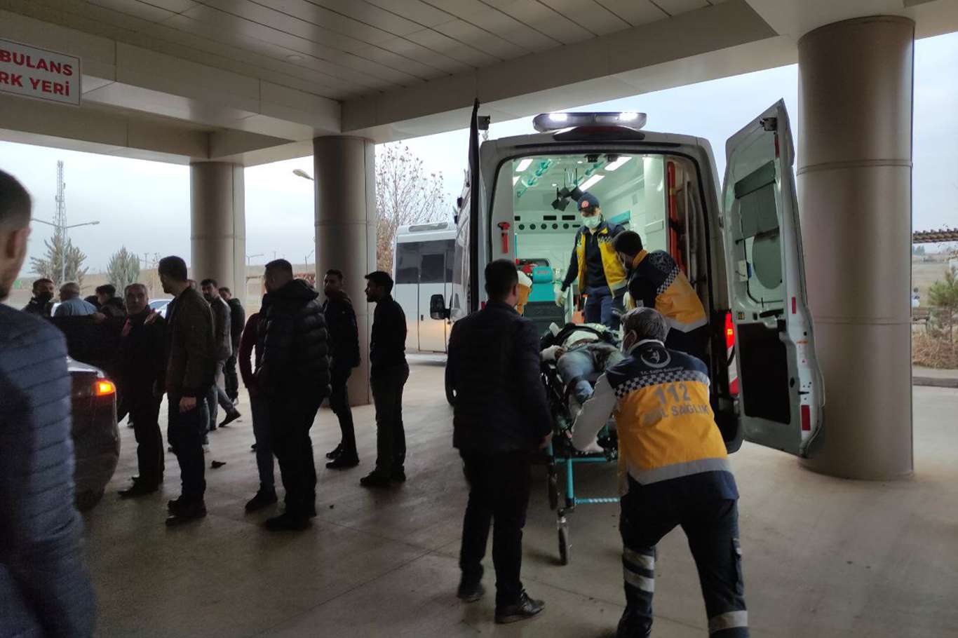 Bismil'de silahlı kavga: 4'ü ağır 15 yaralı Bismil'de silahlı kavga: 4'ü ağır 15 yaralı